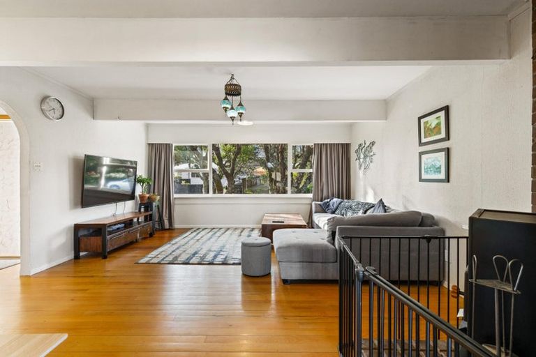 Photo of property in 77 Glen Marine Parade, Glendene, Auckland, 0602