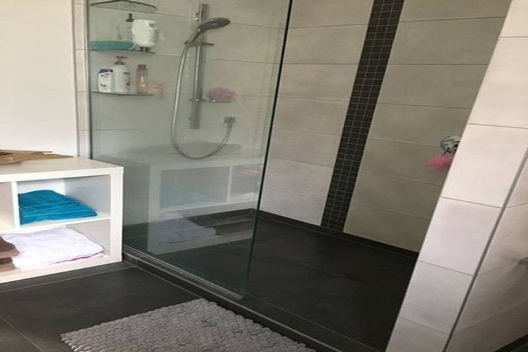 Photo of property in 16 Gerontius Glade, Torbay, Auckland, 0630