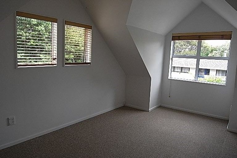 Photo of property in 2/53 Newington Road, Henderson, Auckland, 0612