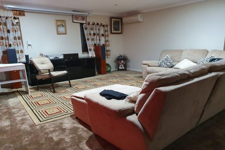 Photo of property in 13 Kaseng Place, East Tamaki Heights, Auckland, 2016