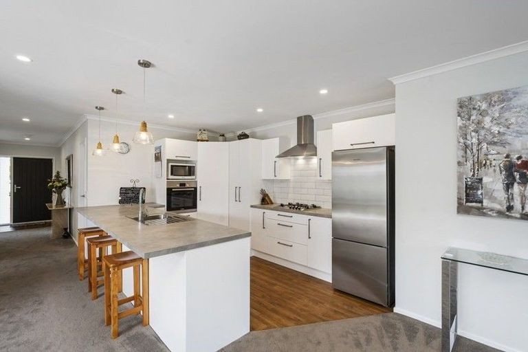 Photo of property in 30 Wallath Road, Westown, New Plymouth, 4310