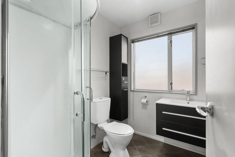 Photo of property in 31 Brockhall Lane, Avonhead, Christchurch, 8042