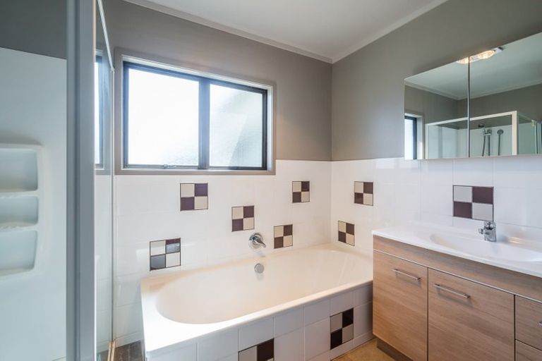 Photo of property in 4 Broadbelt Grove, Levin, 5510