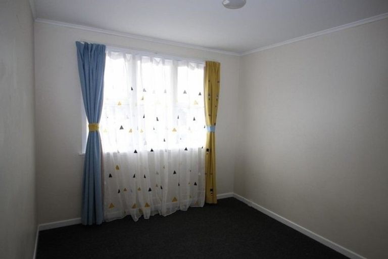 Photo of property in 47 Link Road, Newlands, Wellington, 6037