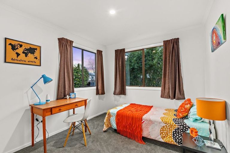 Photo of property in 6 Patrice Place, Massey, Auckland, 0614