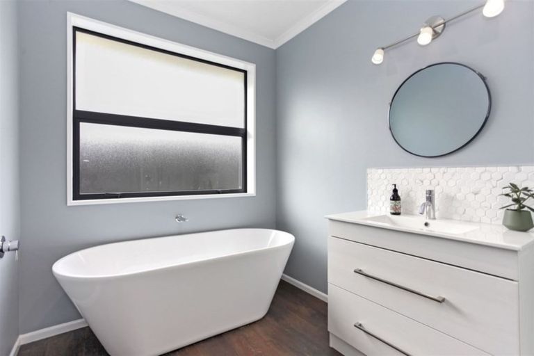 Photo of property in 11 O'rourke Place, Casebrook, Christchurch, 8051