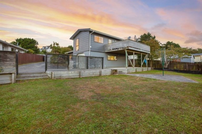 Photo of property in 5 Garboard Lane, Whitby, Porirua, 5024