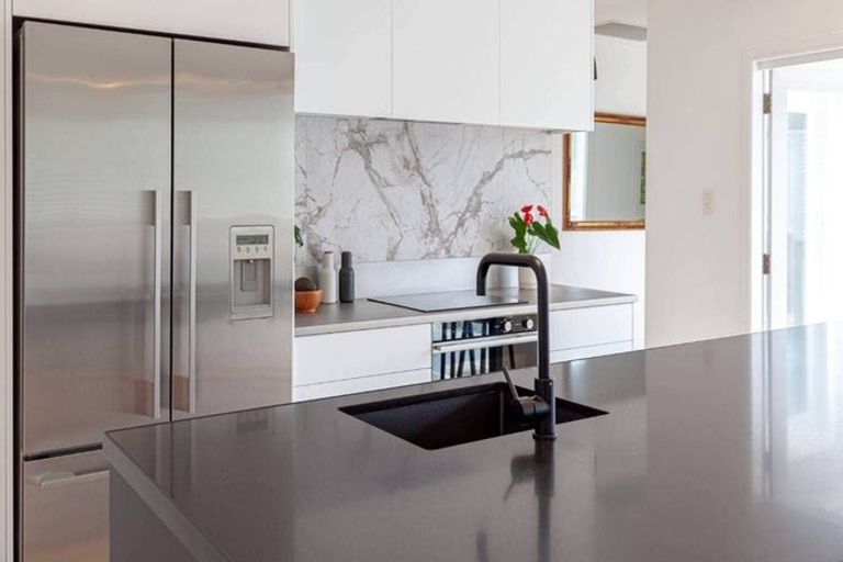 Photo of property in 2/112 Lake Road, Belmont, Auckland, 0622