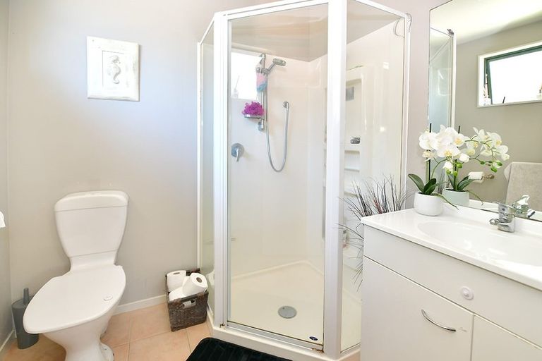 Photo of property in 19 Nelson Street, Helensville, 0800