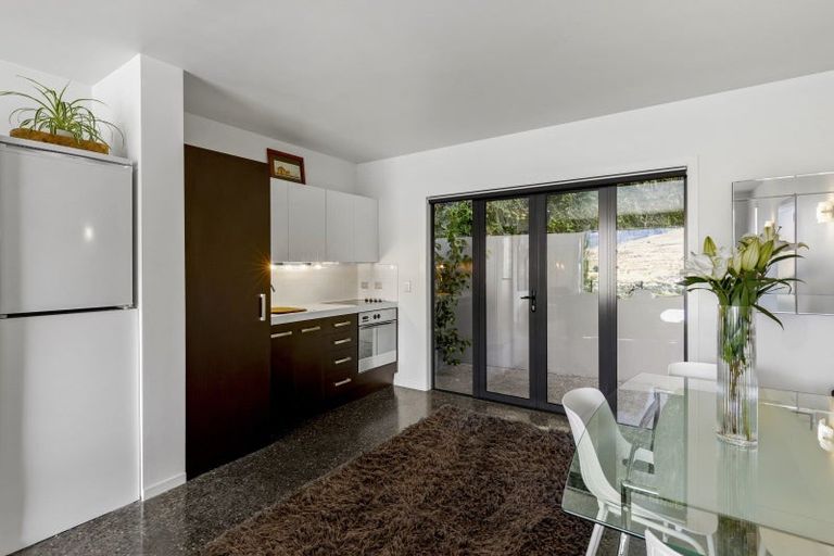 Photo of property in 32 Highview Terrace, Queenstown, 9300