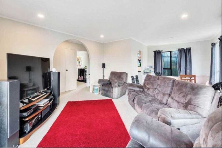 Photo of property in 21 Crosby Road, West Harbour, Auckland, 0618
