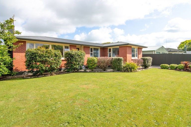 Photo of property in 10 Piper Place, Roslyn, Palmerston North, 4414