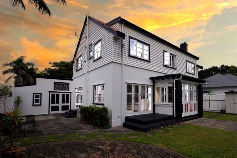 Photo of property in 15 Williams Street, Tauranga, 3110