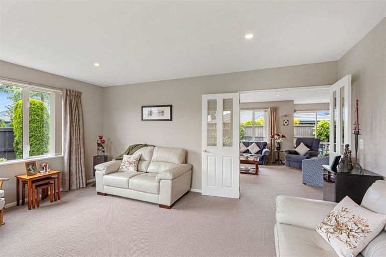 Photo of property in 1 Ross Place, Northwood, Christchurch, 8051