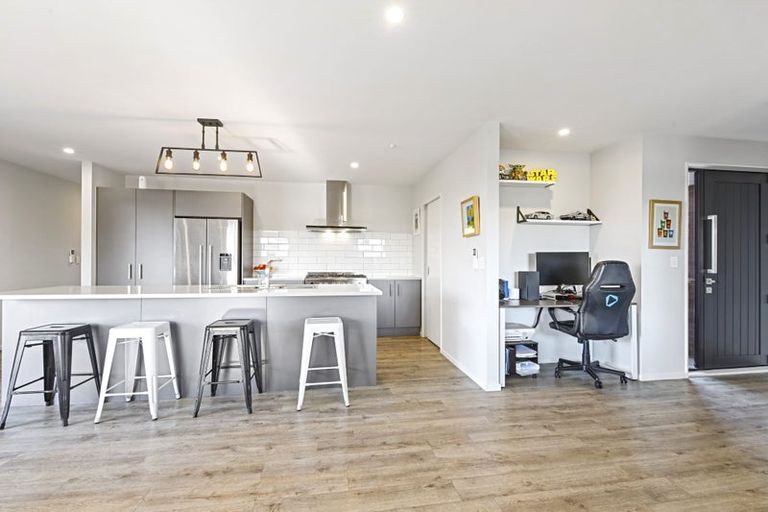 Photo of property in 22 Minerva Crescent, Woodend, 7610