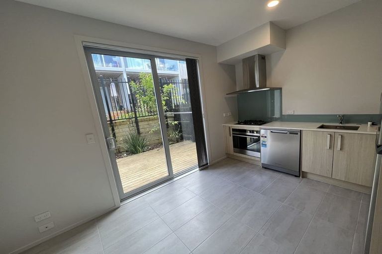 Photo of property in 18 Ceramic Lane, New Lynn, Auckland, 0600