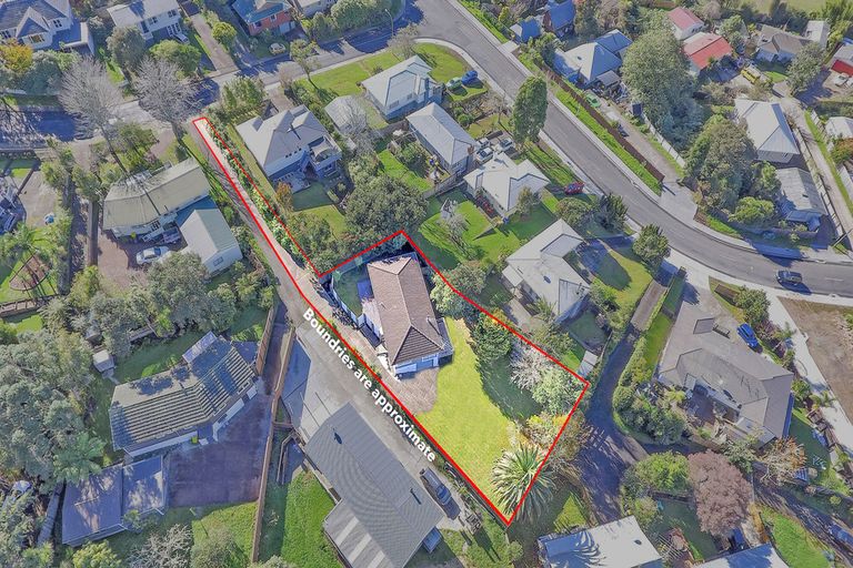 Photo of property in 21 Tagor Street, Glen Eden, Auckland, 0602