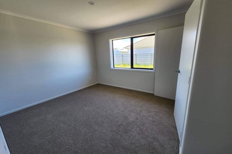 Photo of property in 6 Cross Street, Castlecliff, Wanganui, 4501