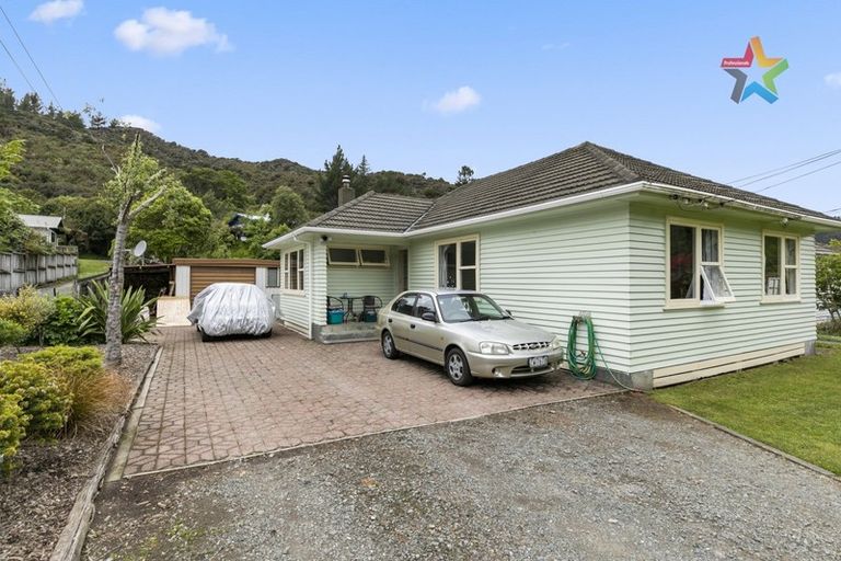 Photo of property in 90 Hair Street, Wainuiomata, Lower Hutt, 5014