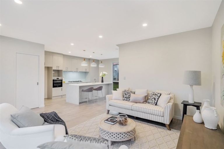 Photo of property in 15 Nephrite Lane, Henderson, Auckland, 0610