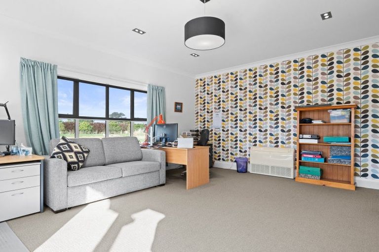 Photo of property in 270 Hughes Line, West Taratahi, Masterton, 5887