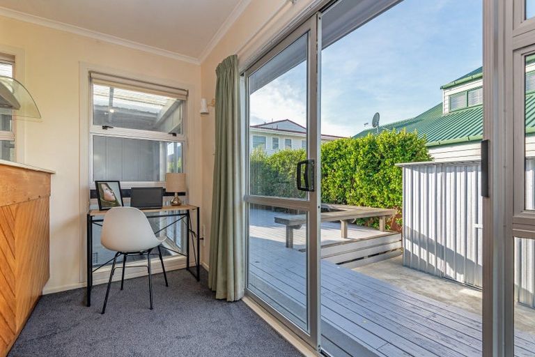 Photo of property in 24 Salisbury Avenue, Terrace End, Palmerston North, 4410