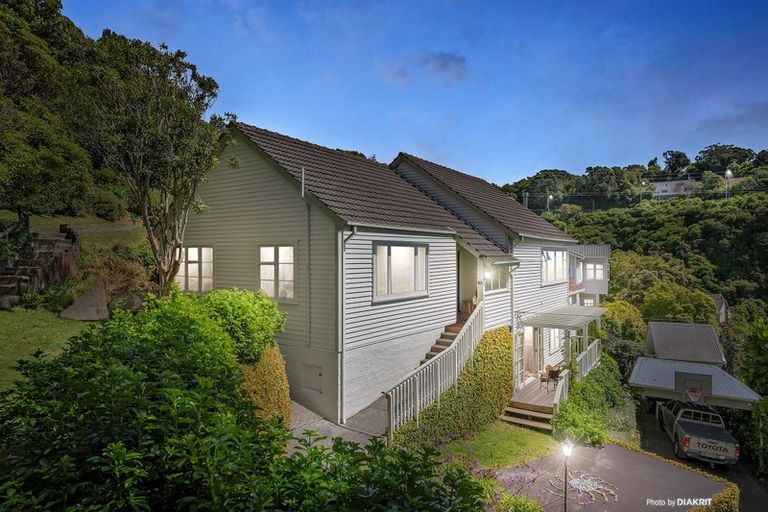 Photo of property in 18 Creswick Terrace, Northland, Wellington, 6012