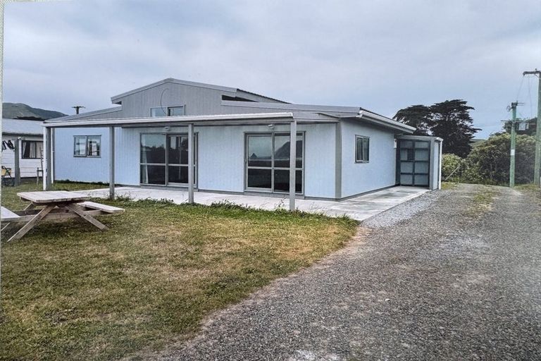 Photo of property in 15 Hauiti Road, Tolaga Bay, 4077