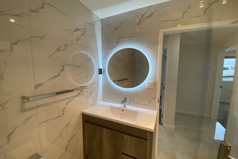 Photo of property in 23 Mcwhirters Farm Lane, Massey, Auckland, 0614