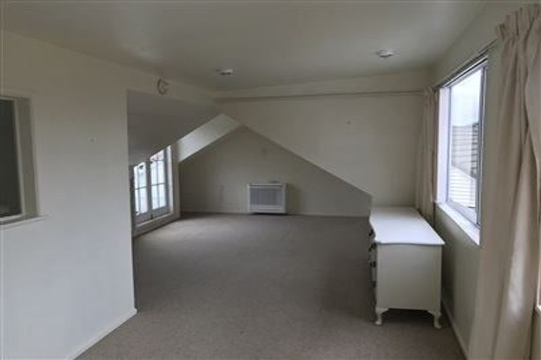 Photo of property in 14 Melvill Grove, Waterloo, Lower Hutt, 5011