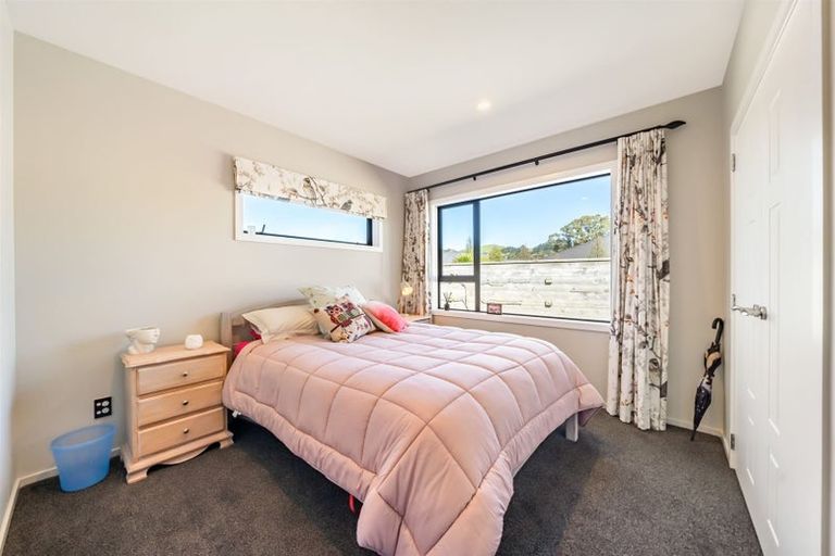 Photo of property in 14 Resolution Drive, Whitby, Porirua, 5024