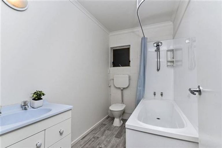 Photo of property in 61 Merriefield Avenue, Forrest Hill, Auckland, 0620