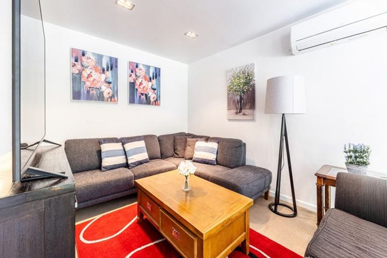 Photo of property in 17u2 Blackbridge Road, Wadestown, Wellington, 6012