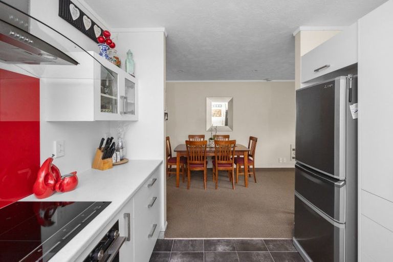 Photo of property in 53d Church Road, Taradale, Napier, 4112