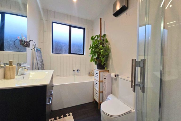 Photo of property in 5 Waterfowl Road, Jacks Point, 9371