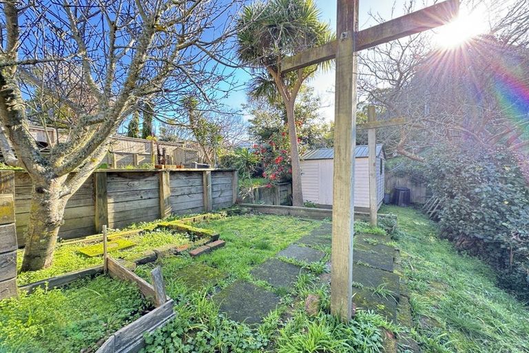 Photo of property in 34 Duppa Street, Berhampore, Wellington, 6023