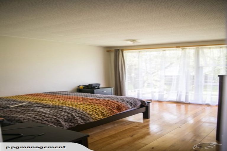 Photo of property in 1/11 Liston Street, Northcote, Auckland, 0627