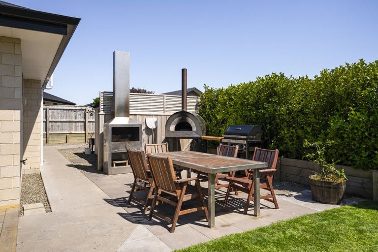 Photo of property in 2 Huntaway Close, Stoke, Nelson, 7011