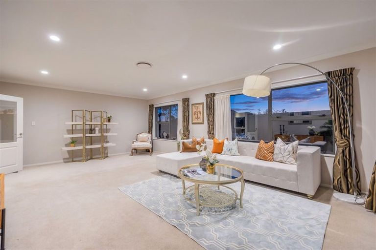 Photo of property in 6 Fairhill Place, Flat Bush, Auckland, 2016