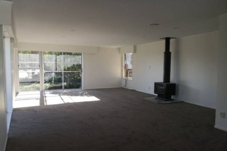 Photo of property in 32 Walworth Avenue, Pakuranga Heights, Auckland, 2010