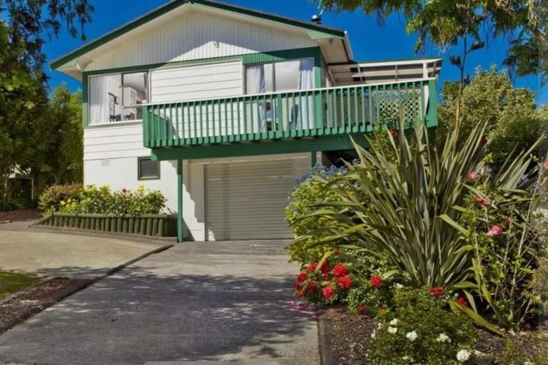Photo of property in 20 Kintara Drive, Massey, Auckland, 0614