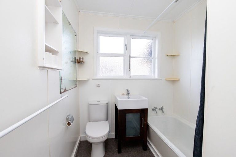 Photo of property in 9 Hayward Road, Ngatea, 3503