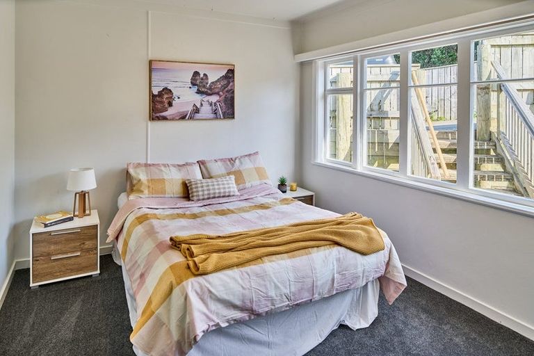 Photo of property in 143 Sievers Grove, Cannons Creek, Porirua, 5024