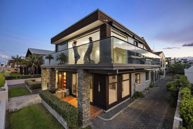 Photo of property in 30 Marine Parade, Mount Maunganui, 3116