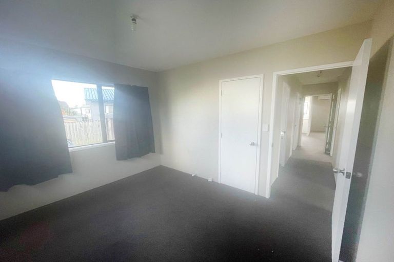 Photo of property in 3/10 Solveig Place, Randwick Park, Auckland, 2105