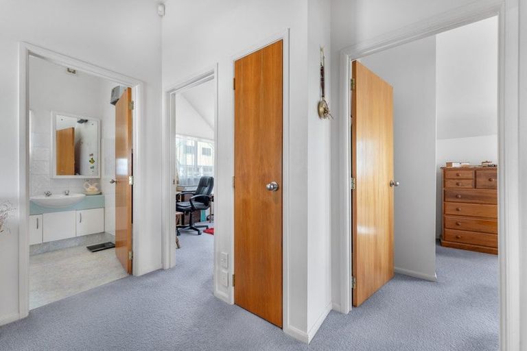 Photo of property in 7/485 Don Buck Road, Massey, Auckland, 0614