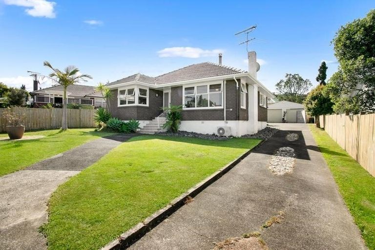 Photo of property in 42 Hilling Street, Titirangi, Auckland, 0604