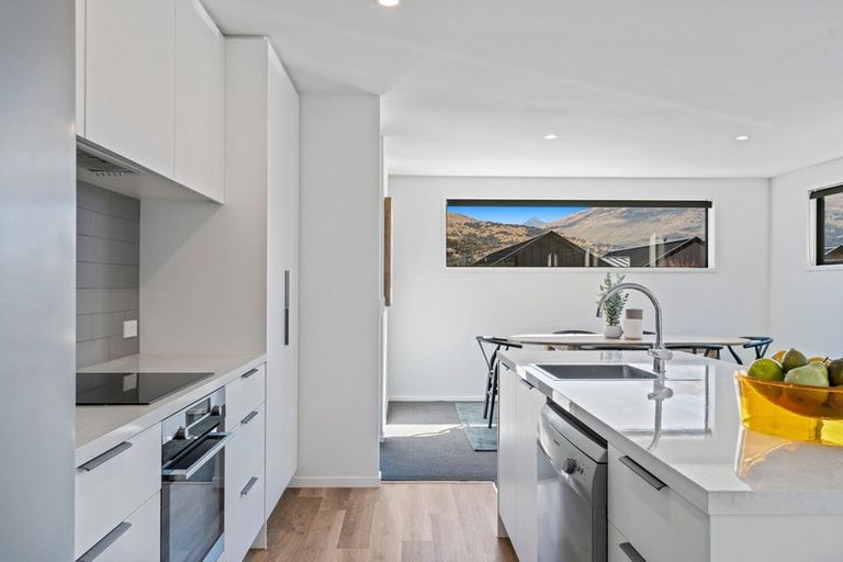 Photo of property in 12 Wheat Street, Jacks Point, Queenstown, 9371