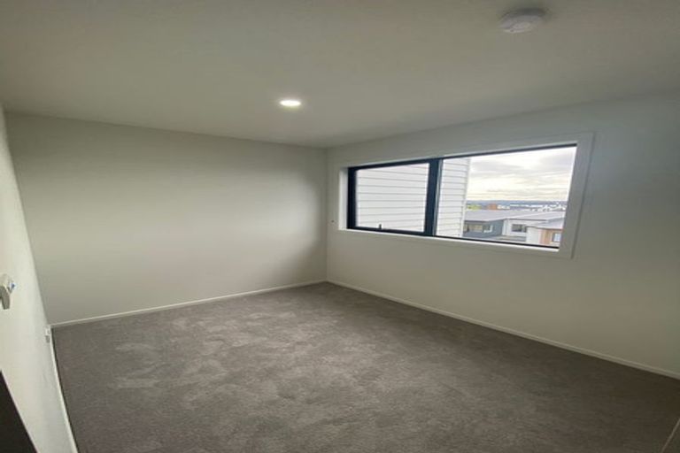 Photo of property in 6 Paina Crescent, Massey, Auckland, 0614