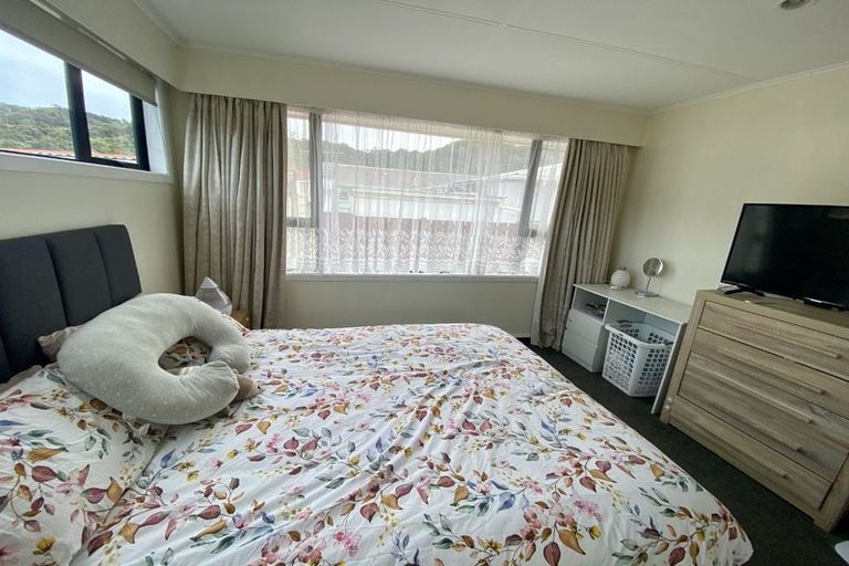 Photo of property in 5 Kairanga Crescent, Wainuiomata, Lower Hutt, 5014
